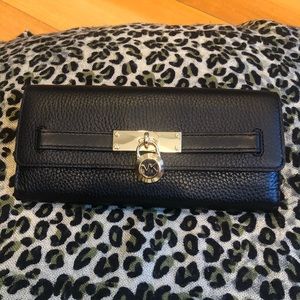 🗣SALE💥 Michael Kors black Wallet 🌸